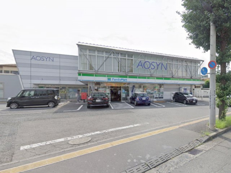 ���ӊ� �R���r�j 800m �t�@�~���[�}�[�g�K���O���ړX