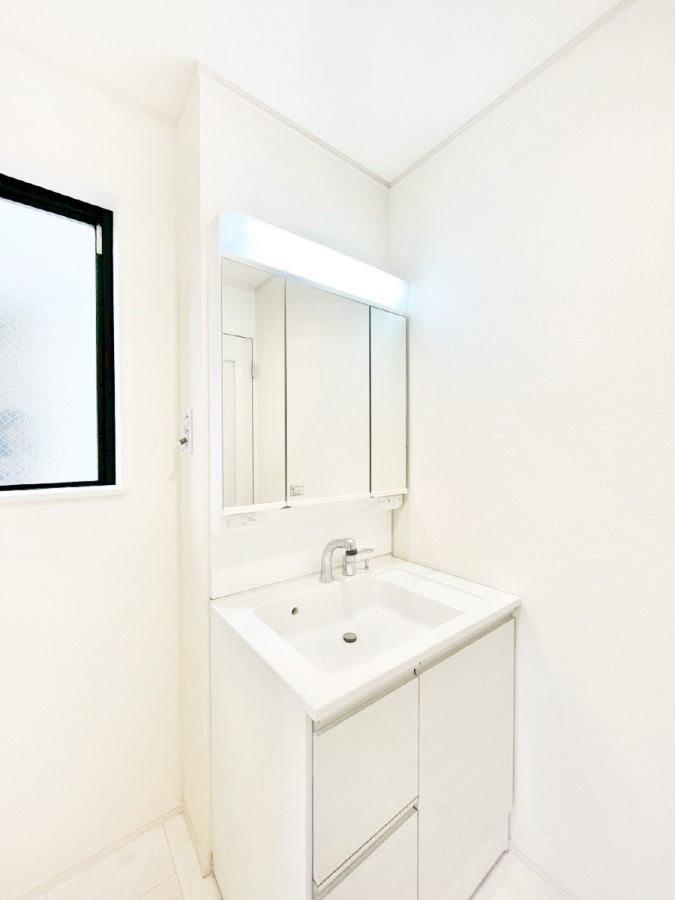 ���̑� �L�b�`���w�ʂɐ��ʎ���z�u�����Ǝ����N�����͖Z�������ƒ�Ɋ������ł��ˁI