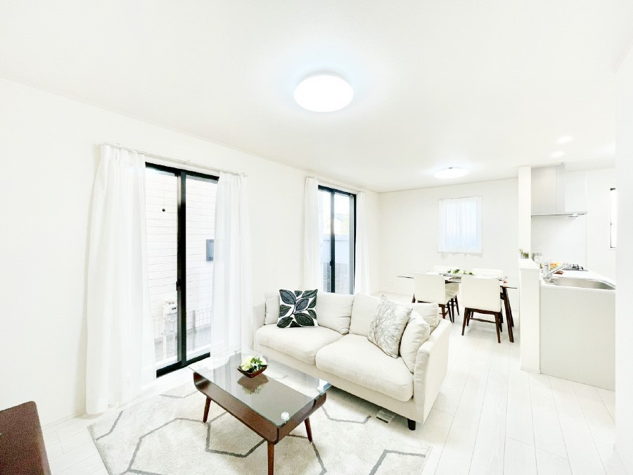 ���r���O ���邢�z���ɕ�܂��S�n�̂悢���r���O�ŉƑ��c��񂪊y���߂܂��I