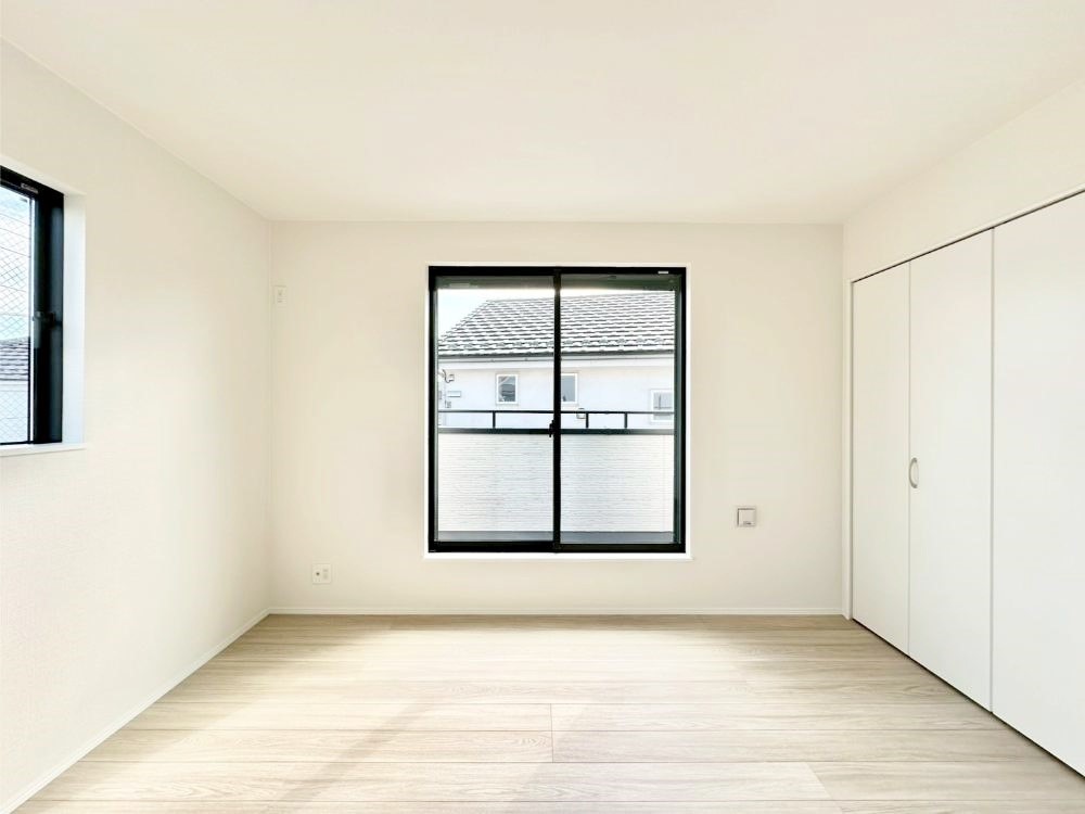 ���̑����� ���邢�o���R�j�[�T�C�h�ɗm����ݒu�B�ڊo�߂̗ǂ��Q���ɁB