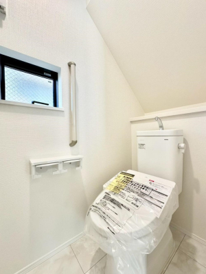 �g�C�� �g�C���͈��S�̂Q�ӏ��I���̃o�^�o�^������S�ł��B