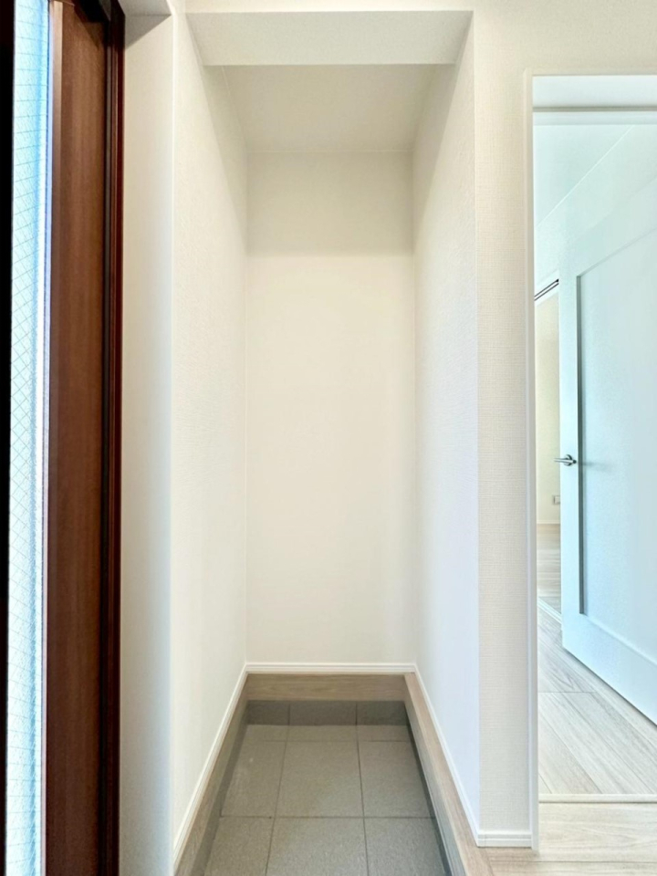 ���[ �V���[�Y�C���N���[�N�t���I�J���x�r�[�J�[���u���܂��B