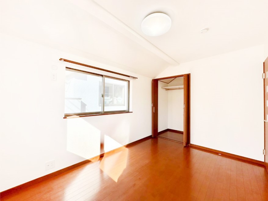 ���̑����� �N���[�[�b�g�t���̂������ŃX�b�L���Ƃ�����Ԃł�����芰���܂��I