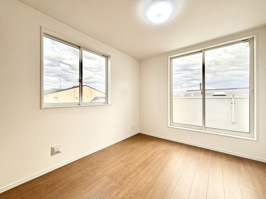 ���̑����� �o���R�j�[���J�������v���X���Ă����m��  