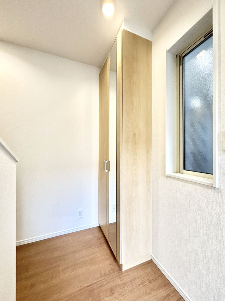 ���̑����� �����Ղ���[�ł���V���[�Y�{�b�N�X�ŉƑ��S���̌C���A���ւ�������B  