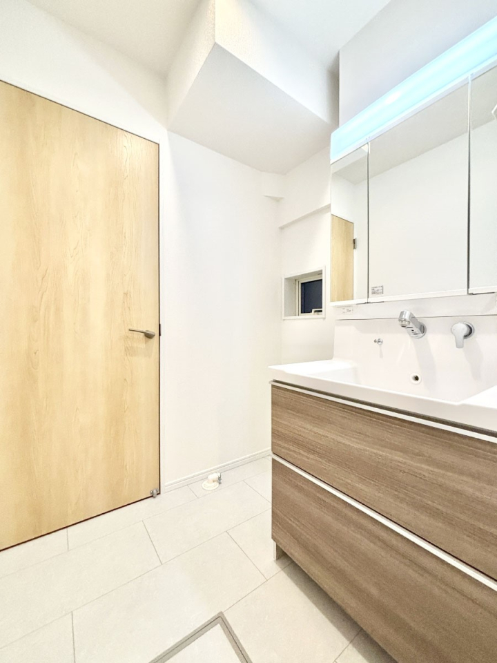 ���ʑ�E���ʏ� ���邢���ʏ��͖����̐g�x�x���y�����ł����Ⴂ�����ł��B