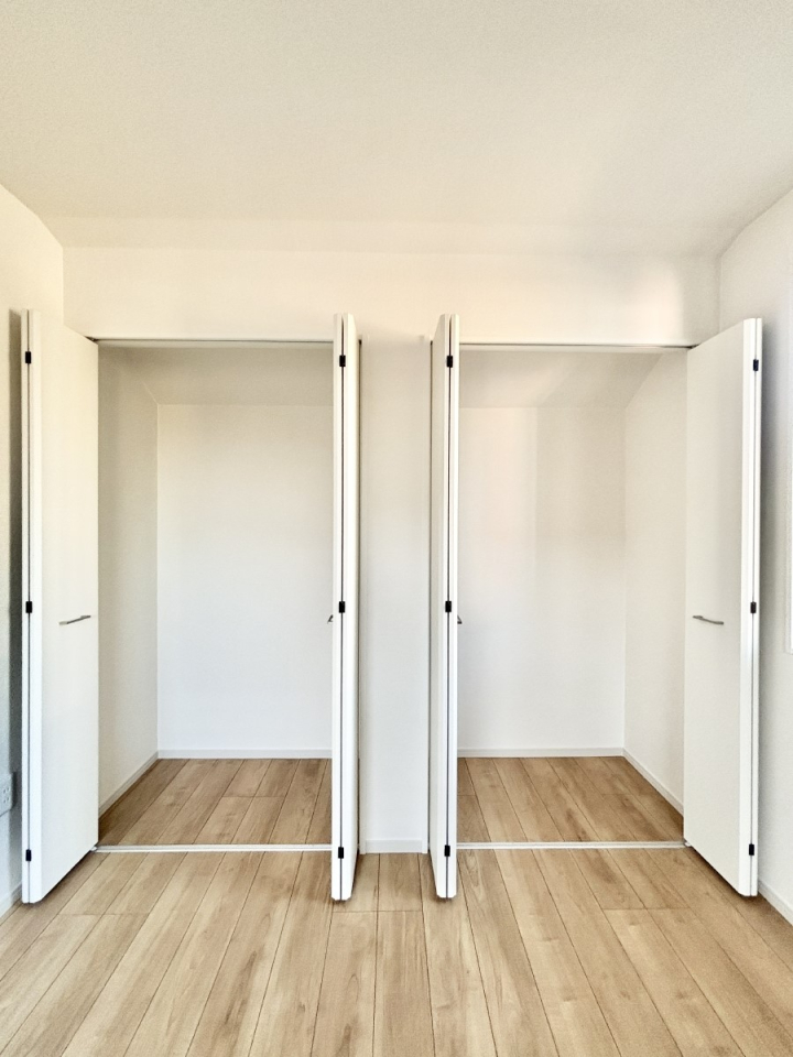 ���[ �m���̃N���[�[�b�g�B���s��������̂Ō���̈ߗނ�����������܂�܂��B