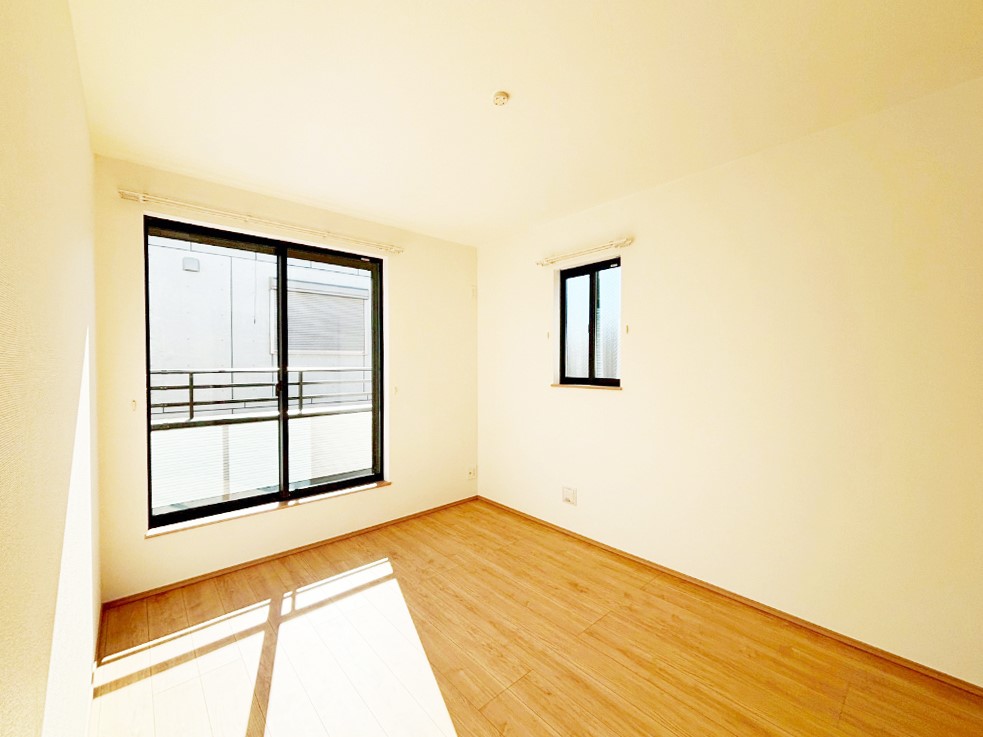 ���̑����� �o���R�j�[���J�������v���X���Ă����m��