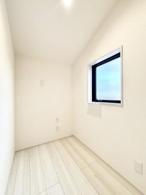 ���̑����� �����Ղ�̔[�˃X�y�[�X�ŉ��K�ɕ�点����   