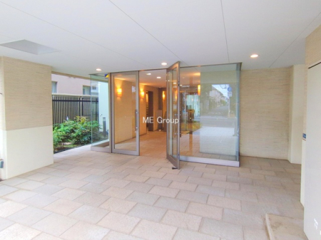 �G���g�����X -