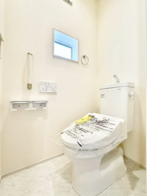 �g�C�� �g�C���͈��S�̂Q�ӏ��I���̃o�^�o�^������S�ł��B 