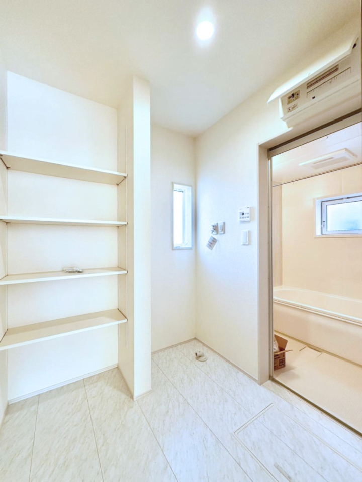 ���[ ���ʏ����[�͐�܂̃X�g�b�N��^�I���Ȃǂ̎��[�ɕ֗��ł��B