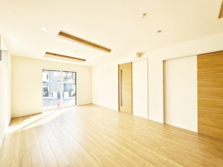 ���̑����� �Ƒ������R�ƏW�܂�e���̃X�y�[�X�ɂȂ肻��