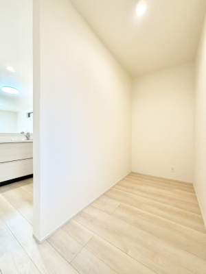 ���[ �L�b�`���ɂ̓p���g���[�I�H�ނ̃X�g�b�N�͂������A���p�i�̎��[�Ȃǎg�����͂��낢��I