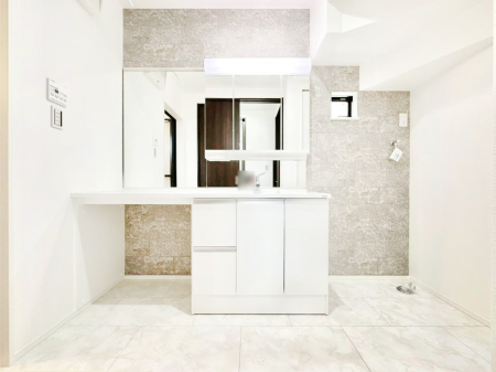 ���̑� 1���̎n�܂���S�n�悭�I�_�炩�Ȓ��̌����������鑋���������ʎ��B