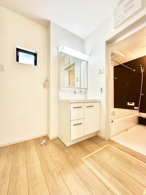 ���ʑ�E���ʏ� �������̂�����K��Ԃł��B�����̐g�x�x���C�����ǂ����g�������܂��B 