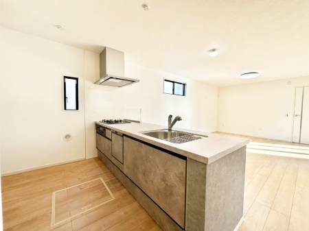 �L�b�`�� ���������Ȃ���ł����Ƒ��Ƃ̉�b���y���߂�ΖʃL�b�`��