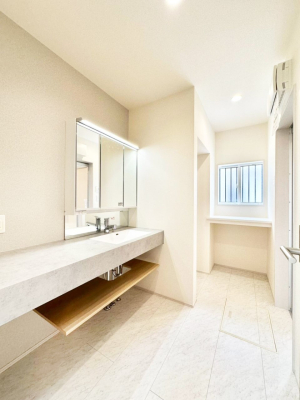 ���ʑ�E���ʏ� ��Ƃ�̐��ʃX�y�[�X�Œ��̐g�x�x���X���[�Y��