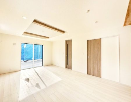 ���̑����� �Ƒ��̏Ί炪���R�Ɛ��܂�Ă���A����ȕ��͋C�̃_�C�j���O�Ɏd�オ���Ă��܂� 