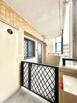 ���� �v���C�x�[�g������|�[�`�t������