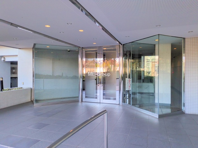 �G���g�����X -