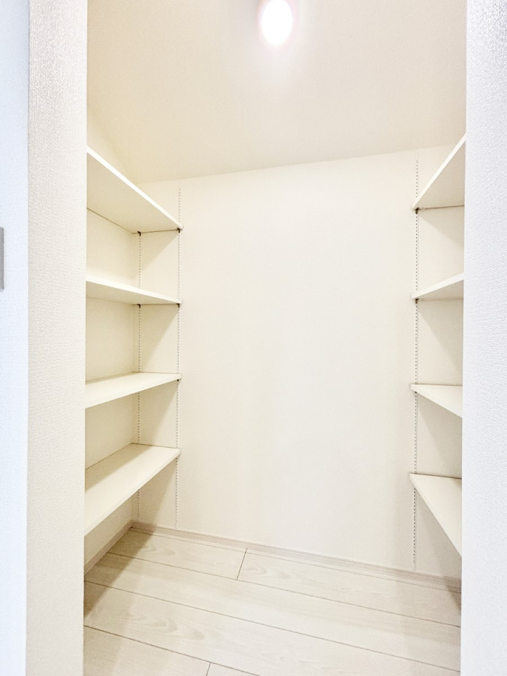 ���[ �H�i�̃X�g�b�N�⒲�����̕ۊǂɕ֗��ȉ��I�t���p���g���[