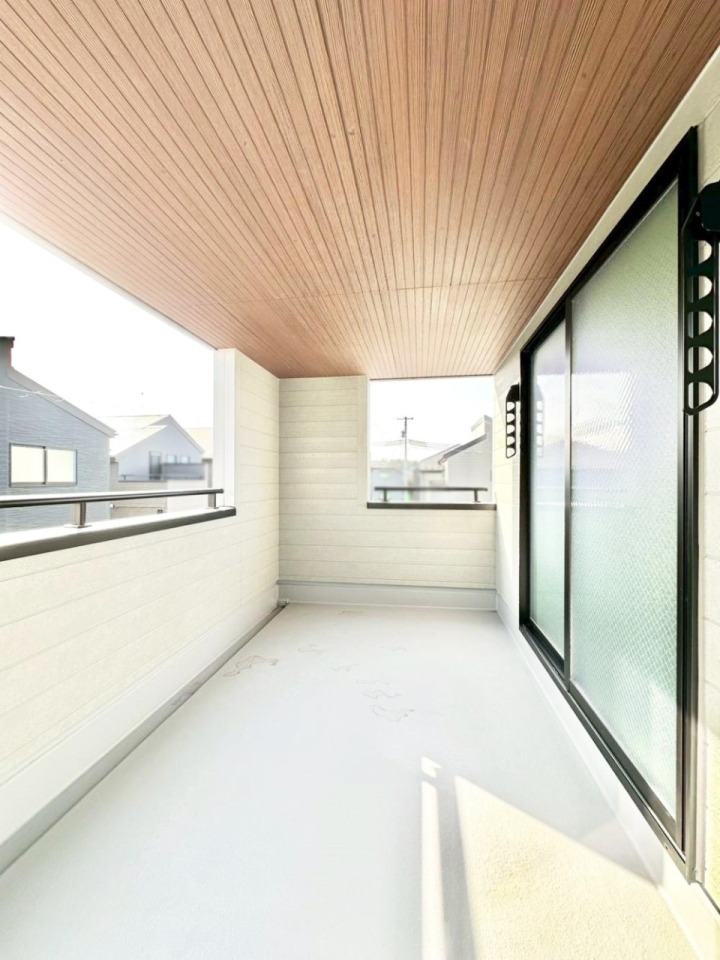 �o���R�j�[ �㕔�ɉ������������Ă���̂ŋ}�ȉJ�̎��ɂ����S�ł��B 