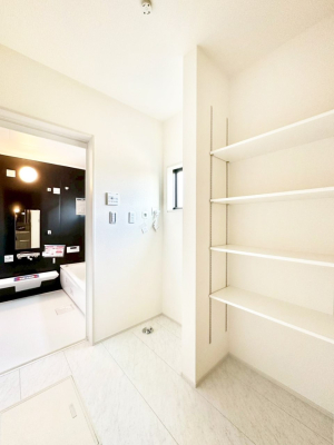 ���̑� ��Ƃ�̐��ʃX�y�[�X�Œ��̐g�x�x���X���[�Y��