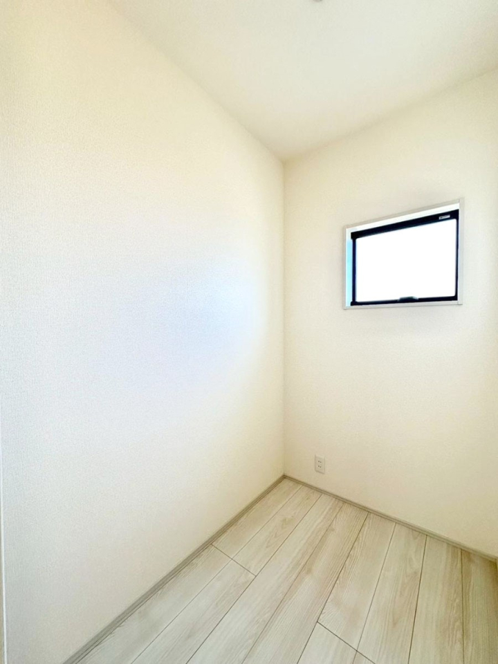 ���̑����� �����Ղ�̔[�˃X�y�[�X�ŉ��K�ɕ�点����   