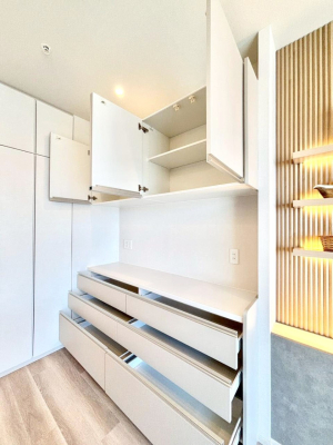 ���̑����� ���r���O���[�B�����Ɏ��[������ƕ����W�܂�LDK���X�b�L���Еt�������ł��ˁB  