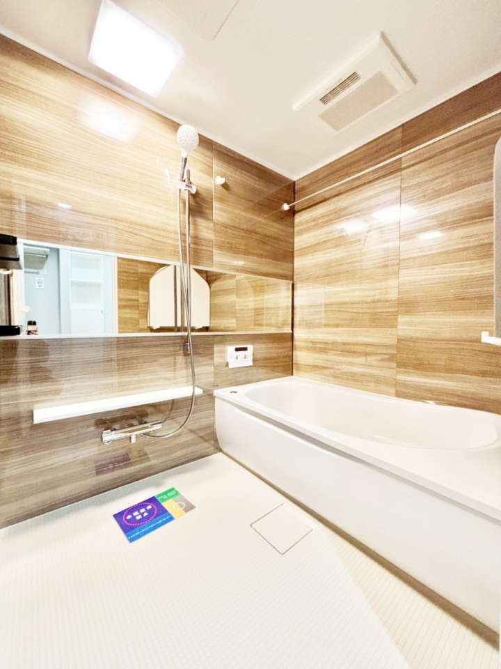 ���� ����̔�������Ă���閾�邢�������̂���o�X���[��