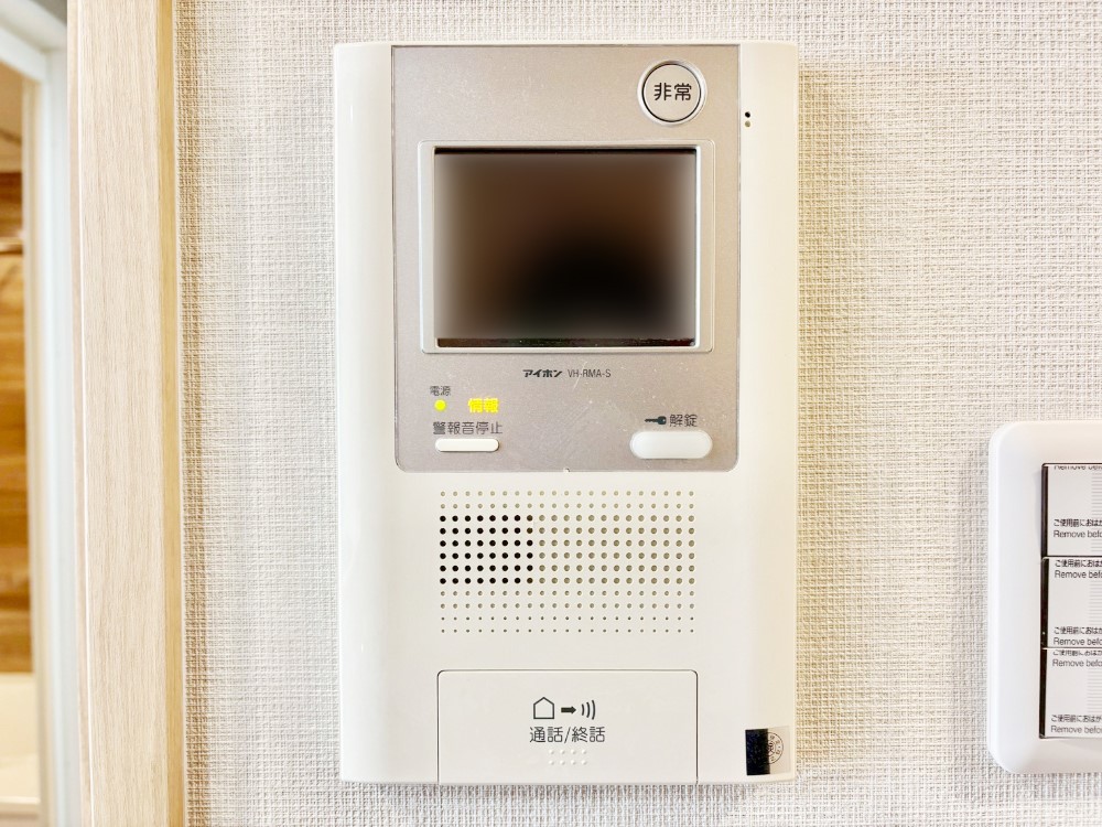 ���̑����� TV���j�^�[�t�C���^�[�t�H�����t���Ă��ăZ�L�����e�B�[��  