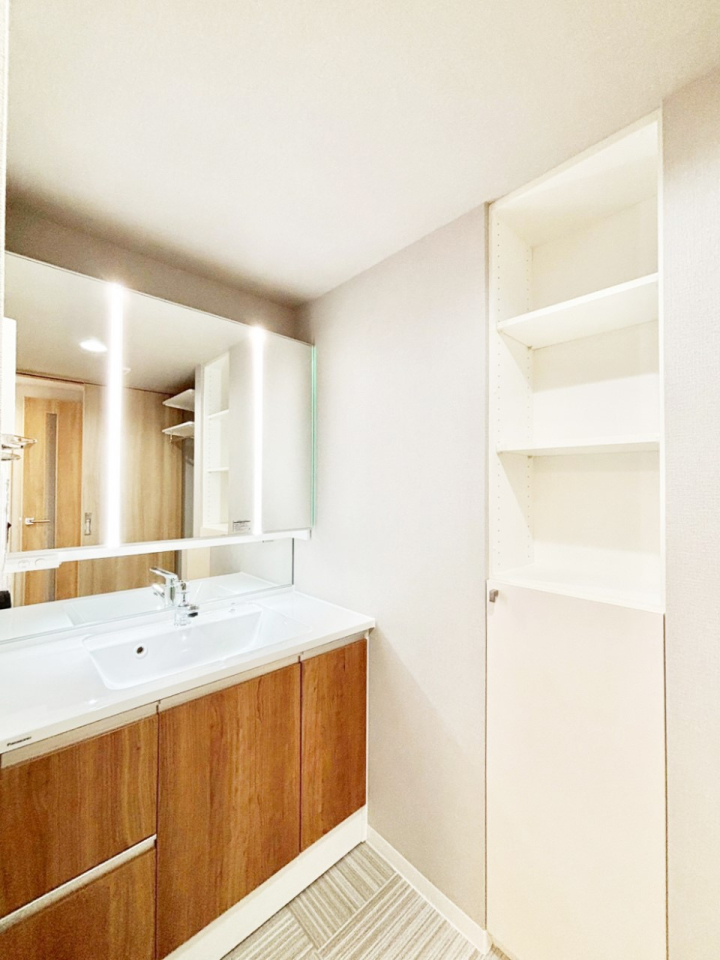 ���ʑ�E���ʏ� ������������ʉ��ώ��Œ��̐g�x�x�����K