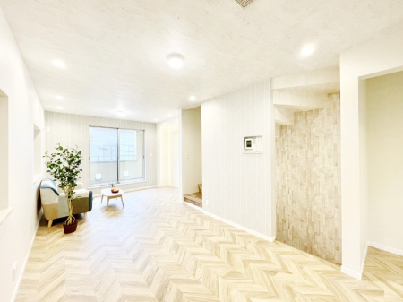 ���r���O �J��������2�K���r���O�͖��邢�z���ɕ�܂��S�n�̋�Ԃł��I