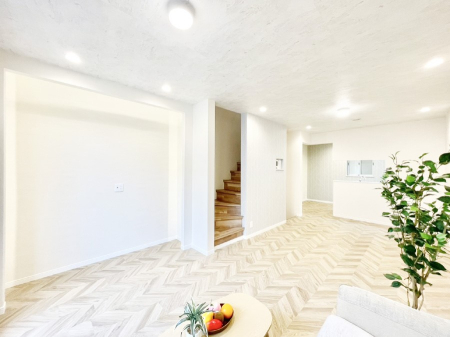 ���r���O ���邢�z���������A�����̕��͋C�ɖ�������郊�r���O�_�C�j���O 