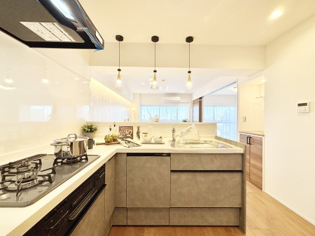 �L�b�`�� �������������I�ɁA�y�����I�V�X�e���L�b�`��