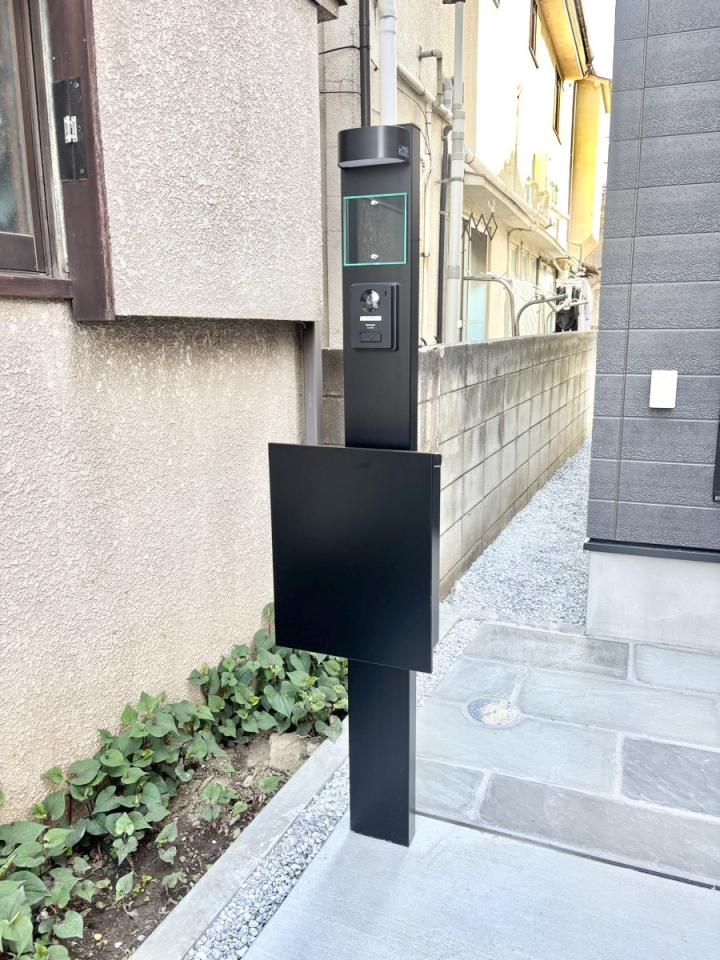 ���̑� �\�D�E�C���^�[�z���E�|�X�g���ЂƂɏW��B�G���g�����X�ɂȂ��ރV���v���f�U�C���B