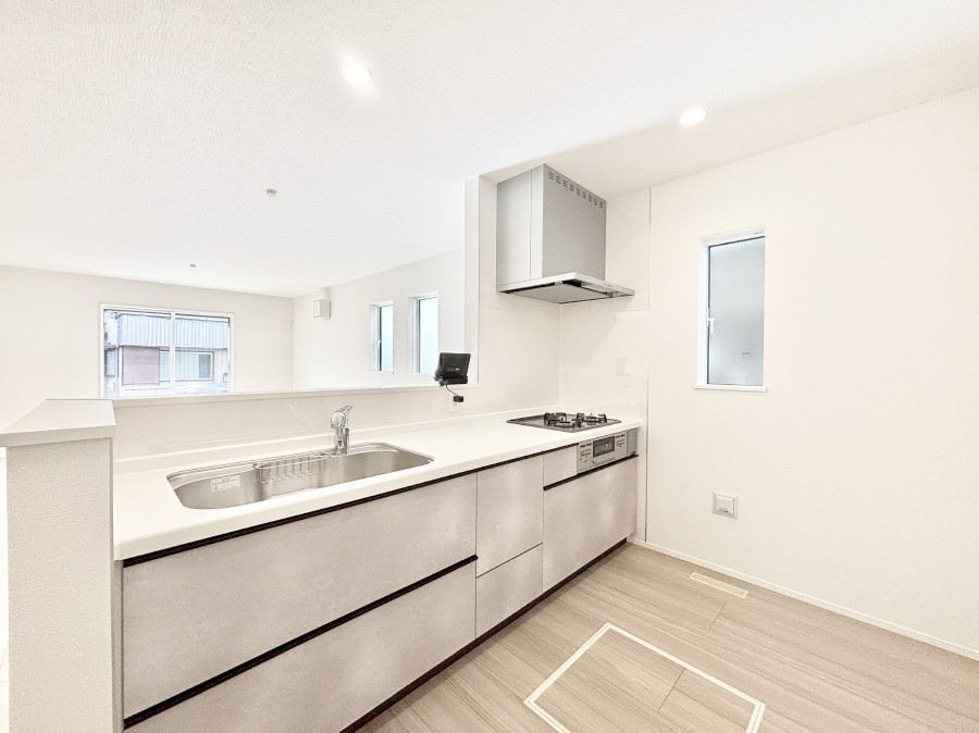 �L�b�`�� �u�₩�ȕ����ʂ蔲����L�b�`���B��������̂Ŗ��邭���C�ɂ��𗧂��܂��B