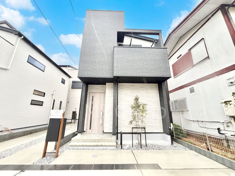 ���n�O�ώʐ^ �������ꂽ�O�ρA�㎿�ȏZ��Ԃ��L���鎺���͉i�����S���ĉ߂�����Z���ł��B 