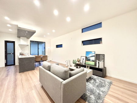 ���̑����� �Ƒ������R�ƏW�܂�e���̃X�y�[�X�ɂȂ肻��