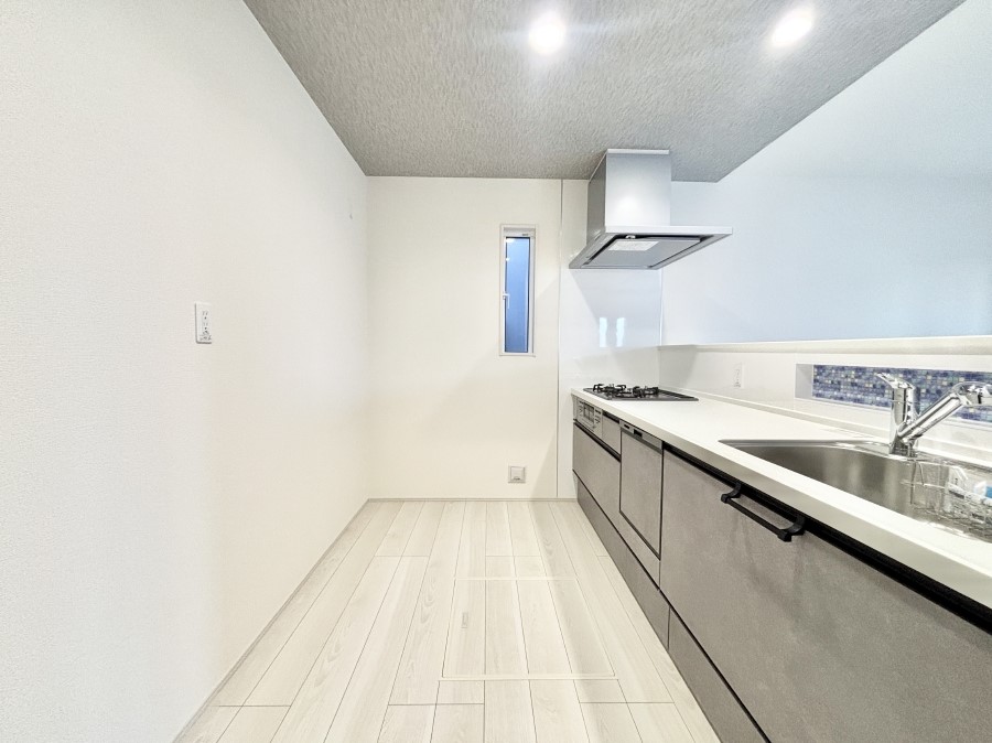 �L�b�`�� �|�b�v�A�b�v�V�䂪�f�G�ȃL�b�`���I��������̂ō̌����Ƃꊷ�C�ɂ��𗧂��܂��B