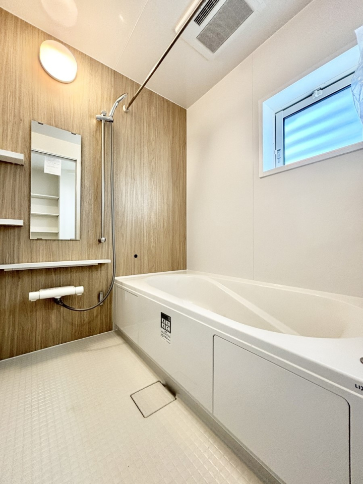 ���� ����̔�����₷��؂ȃo�X�^�C���B�������Ƃ����C���y����Ŕ����Ƃ肽���ł��ˁI  