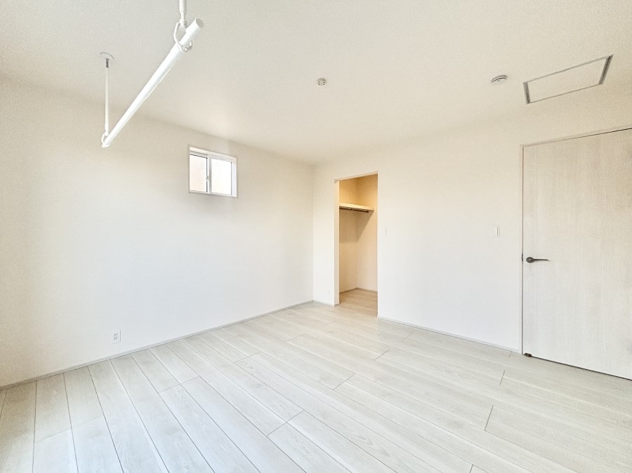 �Q�� �E�H�[�N�C���N���[�[�b�g�����邨�����B�G�߂��Ƃ̓���ւ����s�v�ŕ֗��ł��I