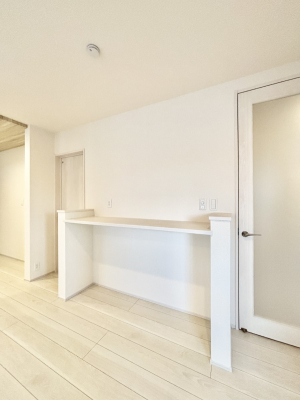 ���[ ���r���O�̃J�E���^�[�X�y�[�X�B���[�⃏�[�N�X�y�[�X�ȂǑ��p�r�ɂ����p���������܂��B