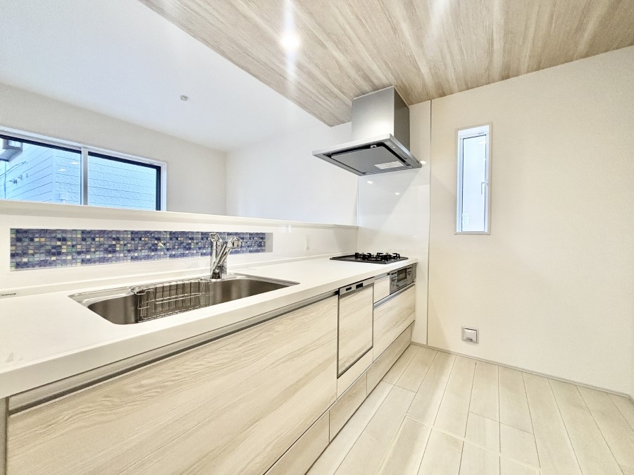 �L�b�`�� �|�b�v�A�b�v�V�䂪�f�G�ȃL�b�`���I��������̂ō̌����Ƃꊷ�C�ɂ��𗧂��܂��B