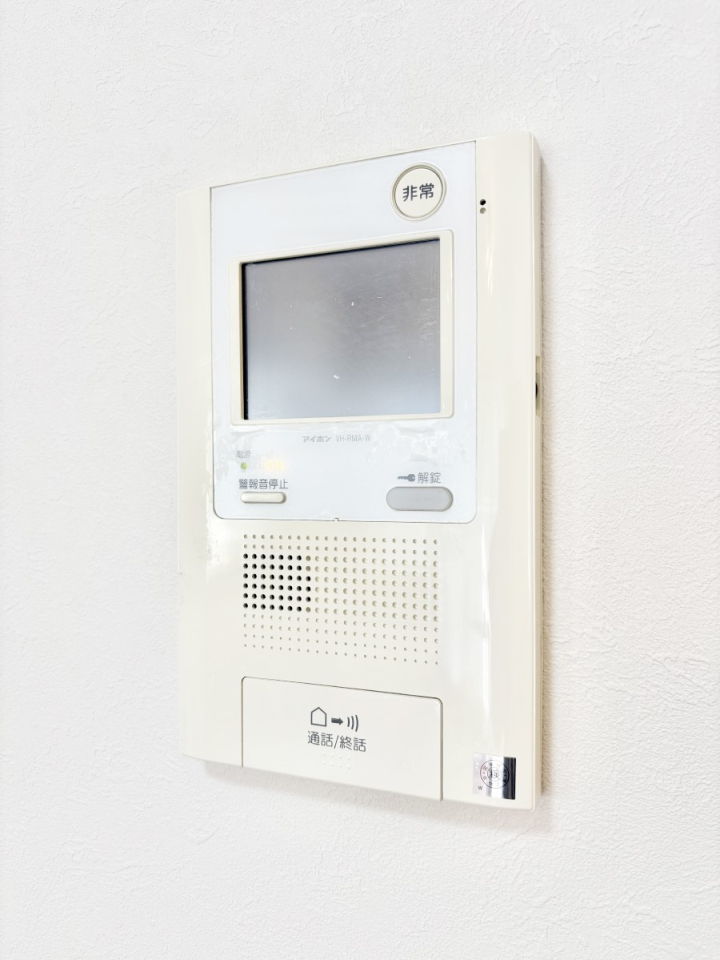 ���̑����� TV���j�^�[�t�C���^�[�t�H�����t���Ă��ăZ�L�����e�B�[��  