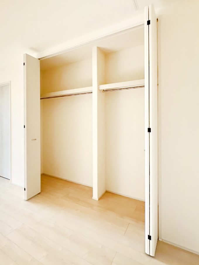 ���[ ��������ߗނ�ו��Ȃǂ̎��[�ɕ֗��ȃN���[�[�b�g�t���ł��B