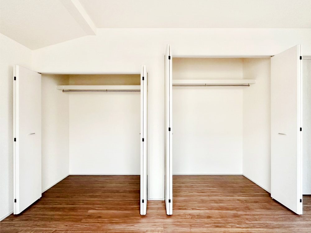 ���[ �m���̃N���[�[�b�g�B���s��������̂Ō���̈ߗނ�����������܂�܂��B�@