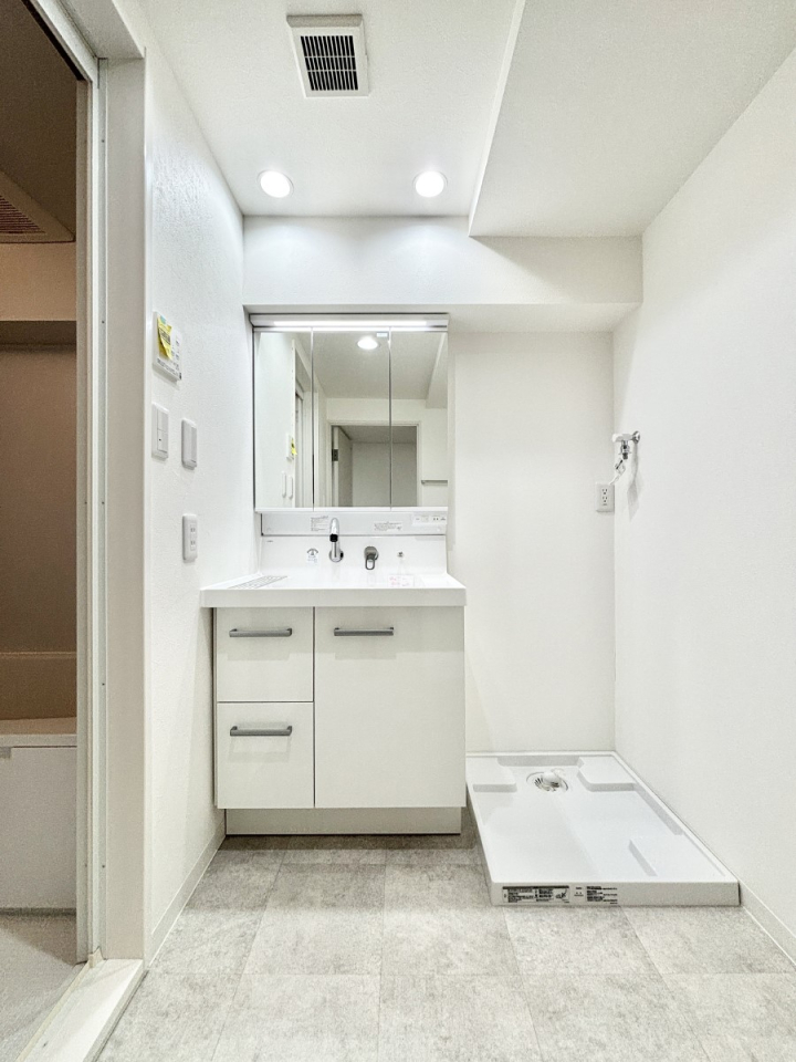 ���ʑ�E���ʏ� ������������ʉ��ώ��Œ��̐g�x�x�����K  