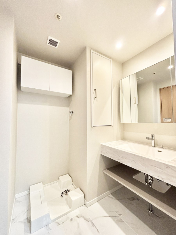 ���ʑ�E���ʏ� ������������ʉ��ώ��Œ��̐g�x�x�����K